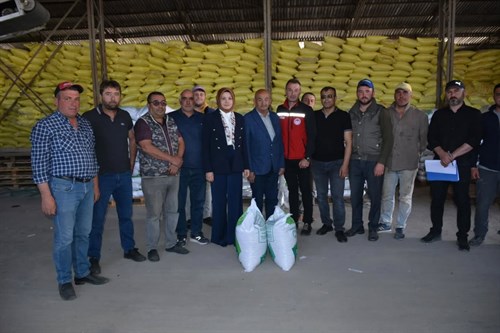 Kaymakamımız Sn. Esra BOZAN İlçe Tarım Müdürlüğünce Düzenlenen Fasulye Tohumu Dağıtımı Törenine Katıldı.